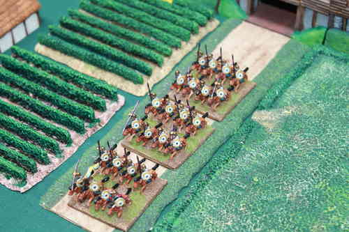 10mm Late Roman armored heavy cavalry holding lance overhead